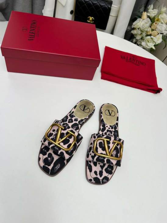 Picture of Valentino Slippers _SKUValentinosz35-40NW100270